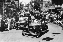 Antique automobiles in Apple Blossom Parade, 1959